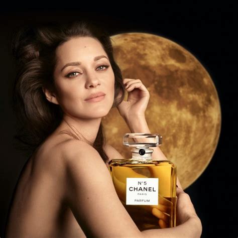 chanel no 5 advert moon